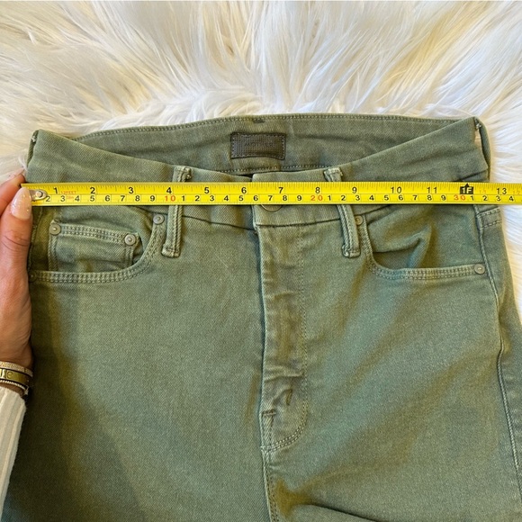 Mother The Looker Ankle Fray Jeans in ‘Second Chance.’ - Picture 5 of 12